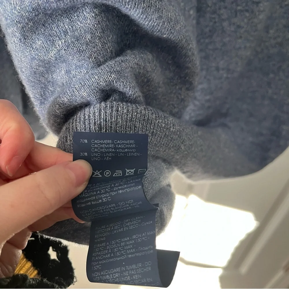 NWOT Men's Fedeli V Neck Sweater size 54(IT) in Blue - Picture 5 of 6